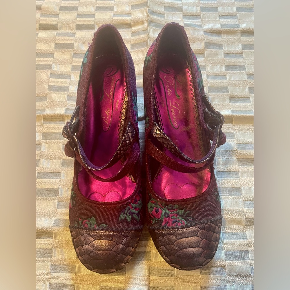 Poetic License Mini Mod Floral Mary Jane Heels in Burgandy size 9US 40EU